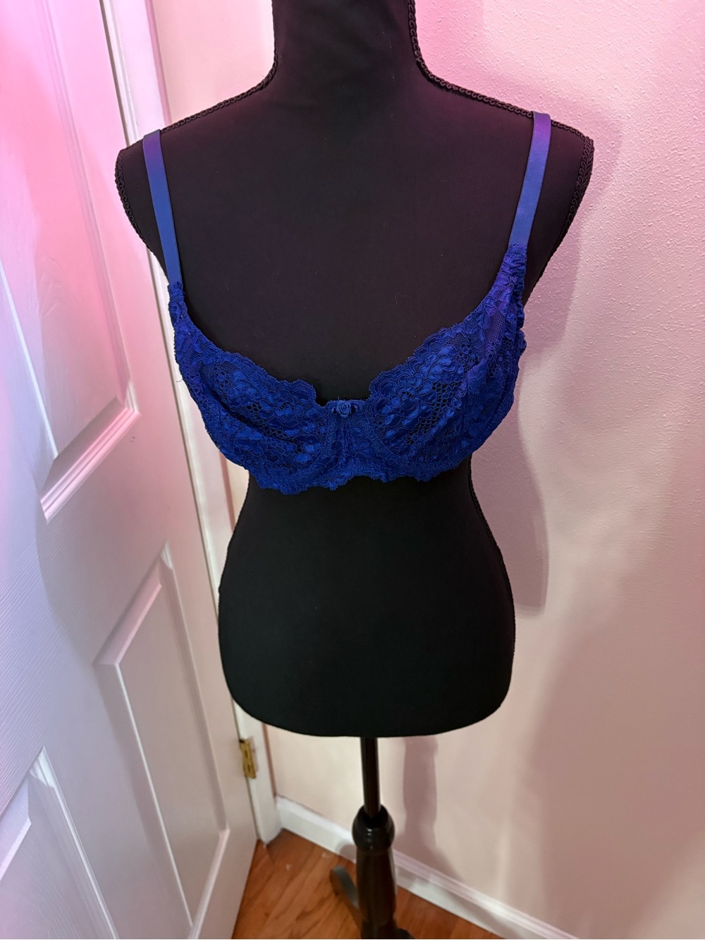 Victoria's Secret Blue Lace Underwire Bra
